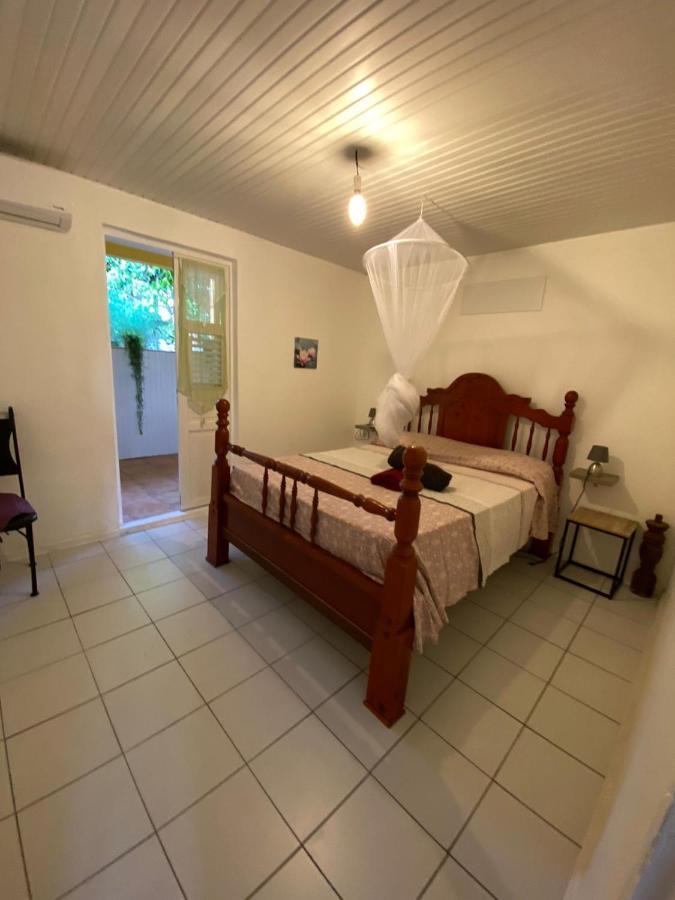 Вилла Bienvenue Chez Monique Le Marin Экстерьер фото